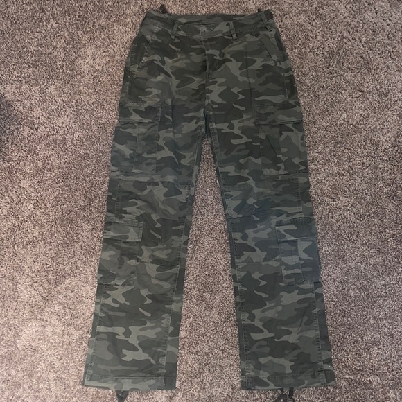 No Boundaries Camo Cargo Pants Sz 330 